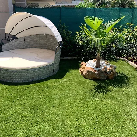 Charmant Studio Avec Jardin *